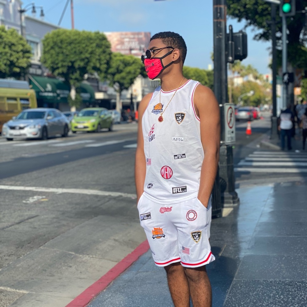 100% Polyester, Model 6,1” and wear size M